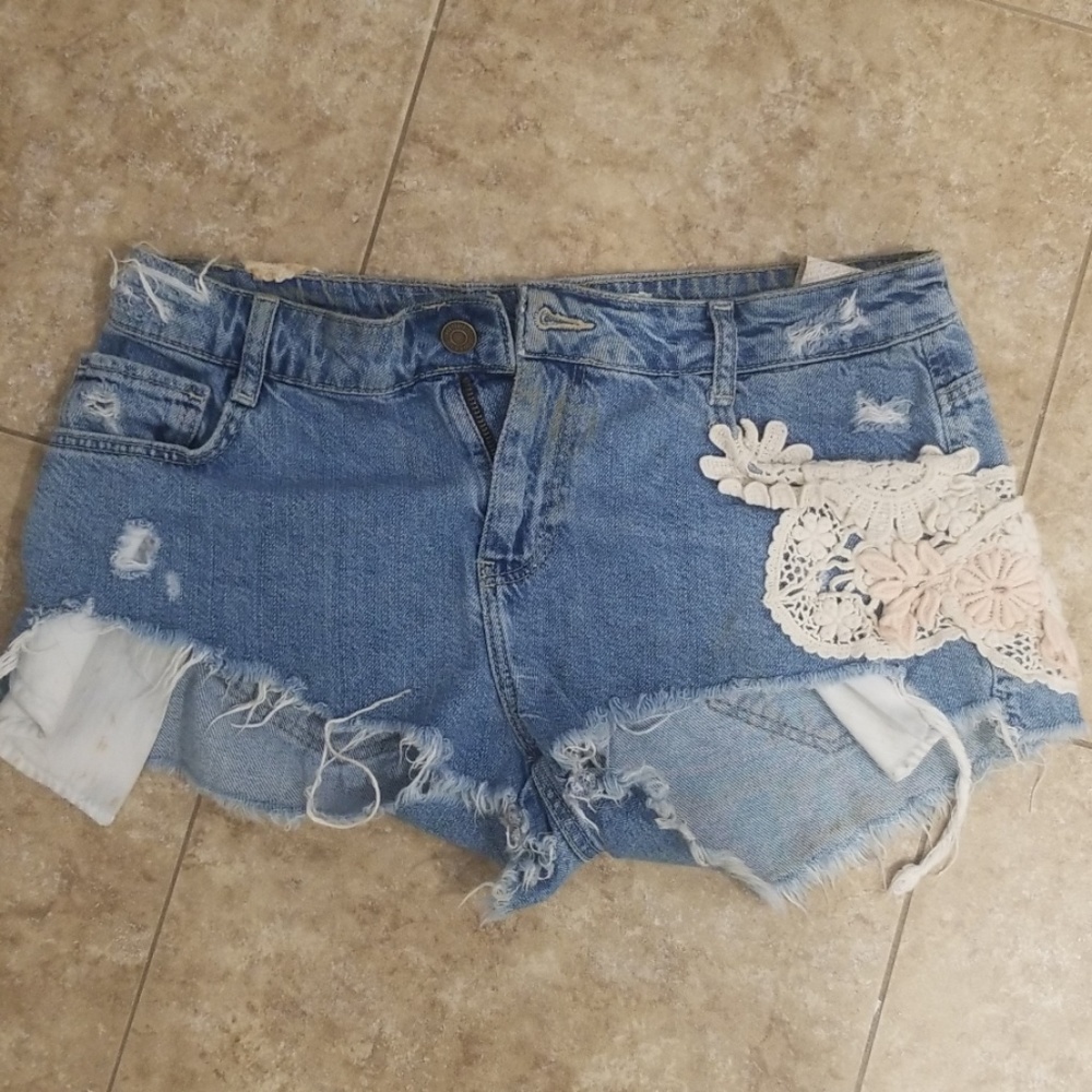 Distressed Zara Jean shorts